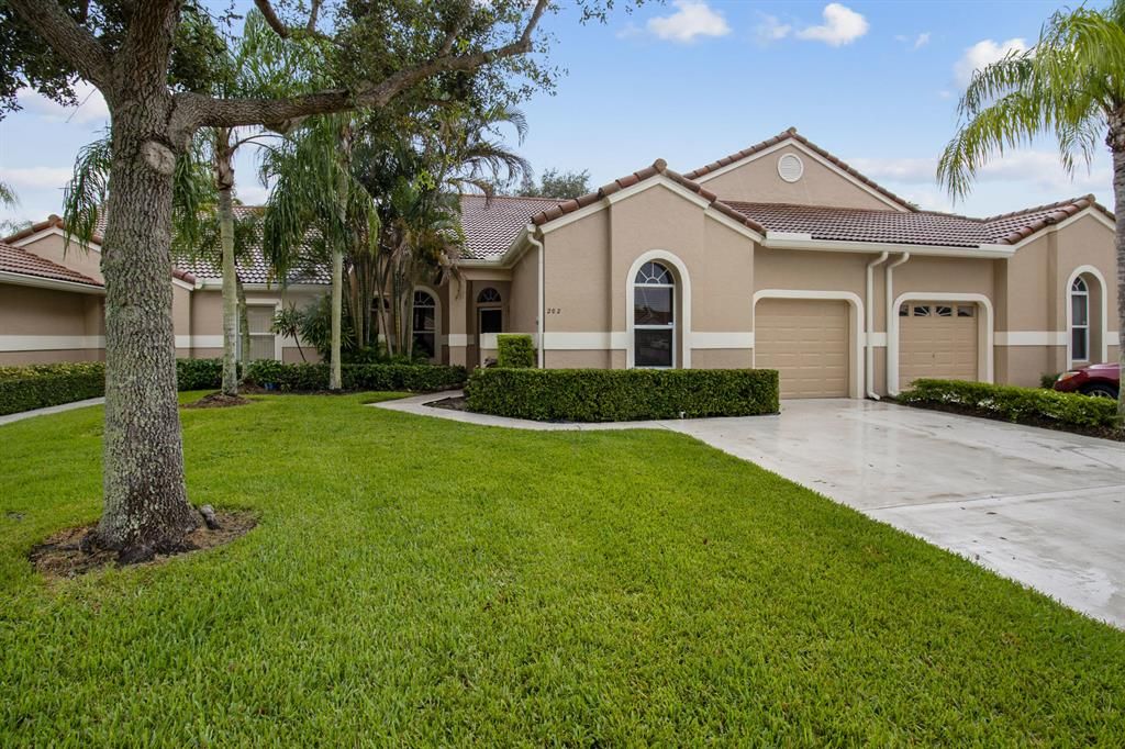 Photo of 202 Sabal Palm Lane Ln, Palm Beach Gardens, FL 33418 (MLS # R10683674)