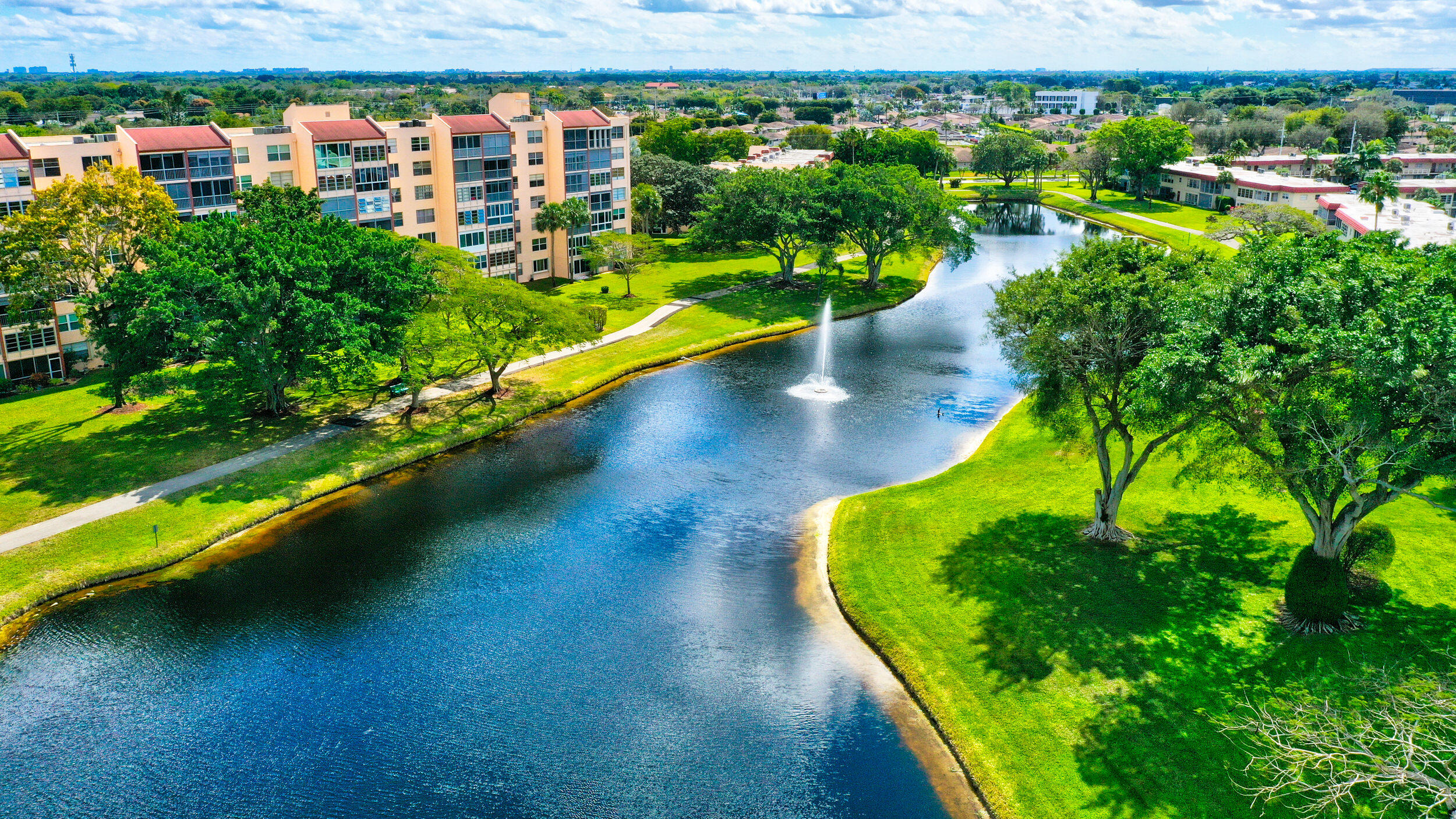 VILLAGES OF ORIOLE ABBEY CONDO - Residential