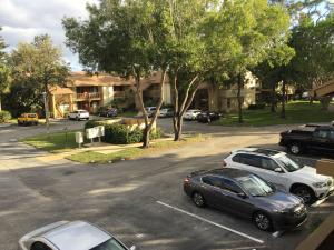 SHEFFIELD WOODS AT WELLINGTON CONDO - Residential