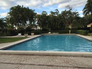 SHEFFIELD WOODS AT WELLINGTON CONDO - Residential