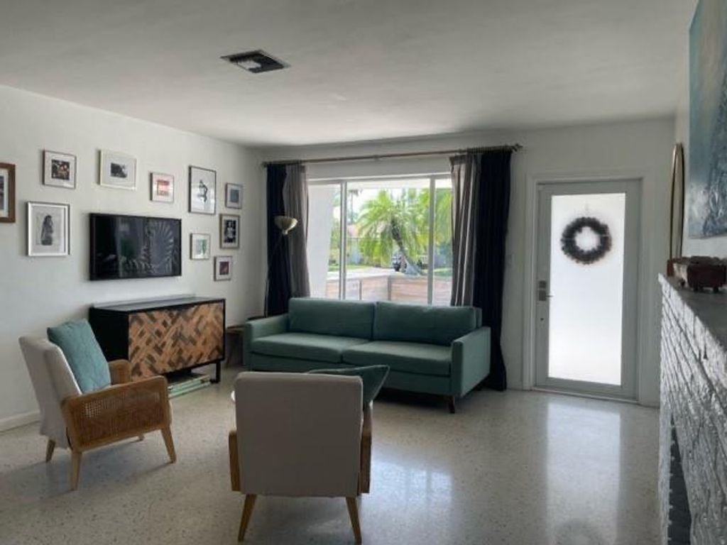 Photo of 615 N 32nd Ave, Hollywood, FL 33021 (MLS # F10532289)