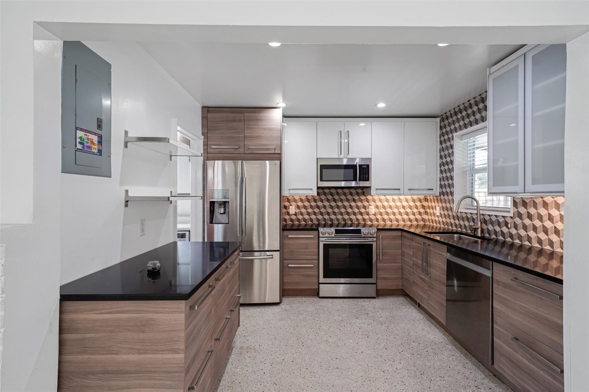 Orangebrook Golf Ests - Residential