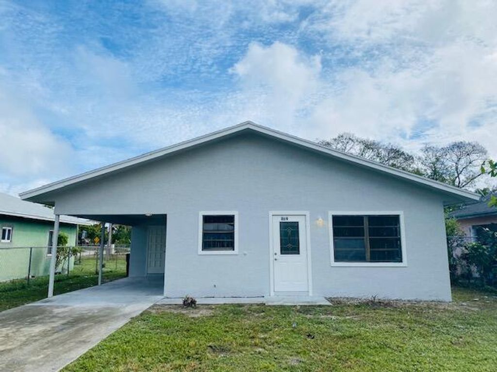 Photo of 209 SW 3rd Avenue, Delray Beach, FL 33444 (MLS # R10760314)