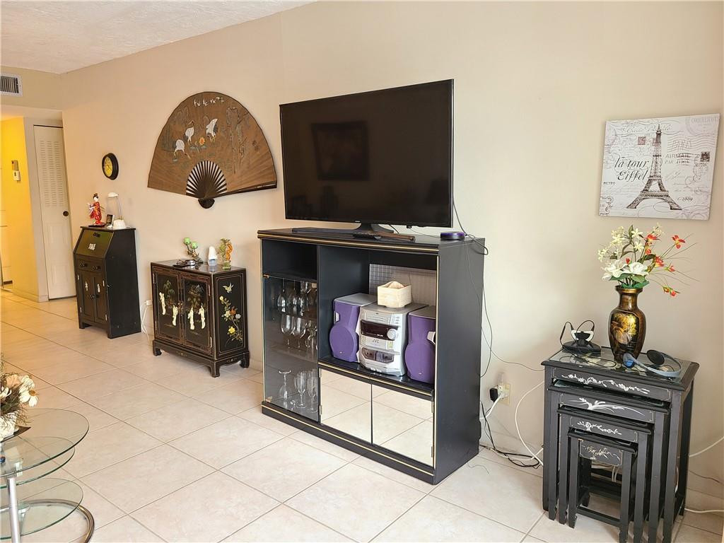 SOMERSET H - Residential