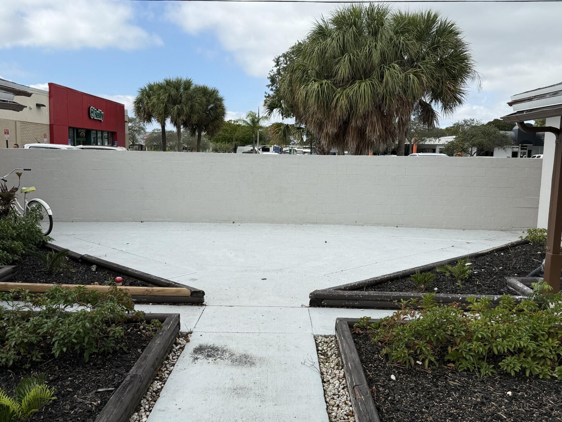 NORTH LAKE WORTH - Residential Lease