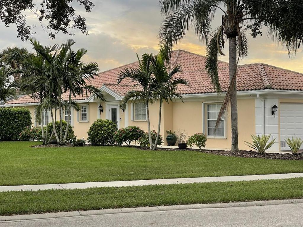 Photo of 8454 SE Retreat Drive, Hobe Sound, FL 33455 (MLS # R10940707)