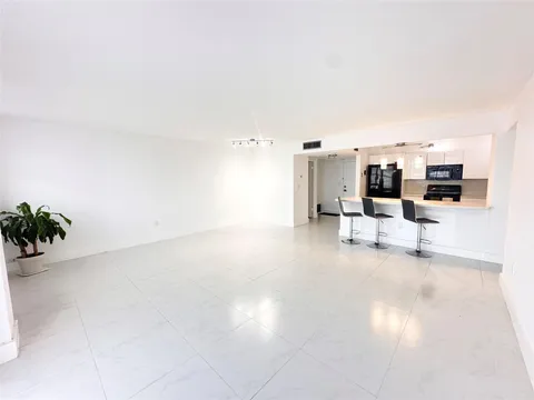 2801 NE 183rd St Unit 1504W, North Miami Beach, FL MLS: F10489384