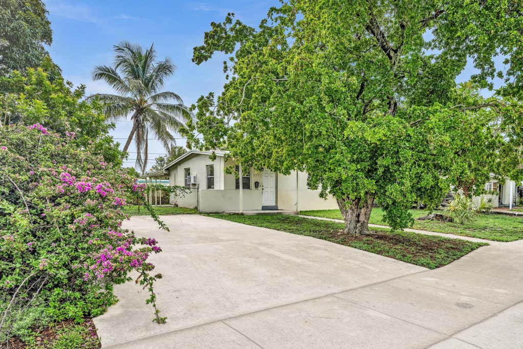 Photo of 4936 NE 14TH Avenue, Pompano Beach, FL 33064 (MLS # B26061583)