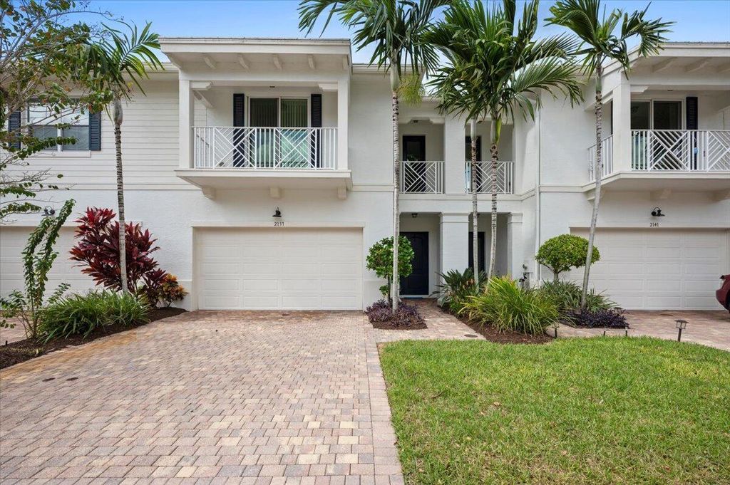 Photo of 2137 Wells Place, Palm Beach Gardens, FL 33418 (MLS # R10930996)