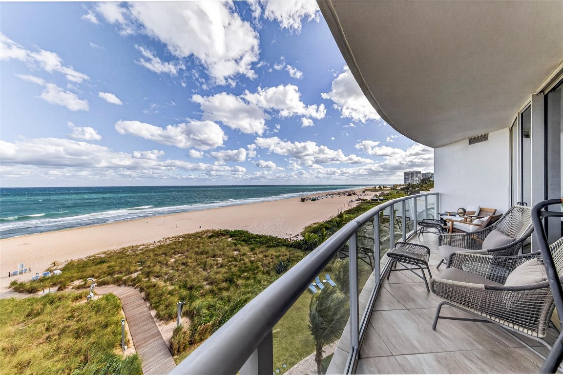 Coconut Grove Residneces - Residential