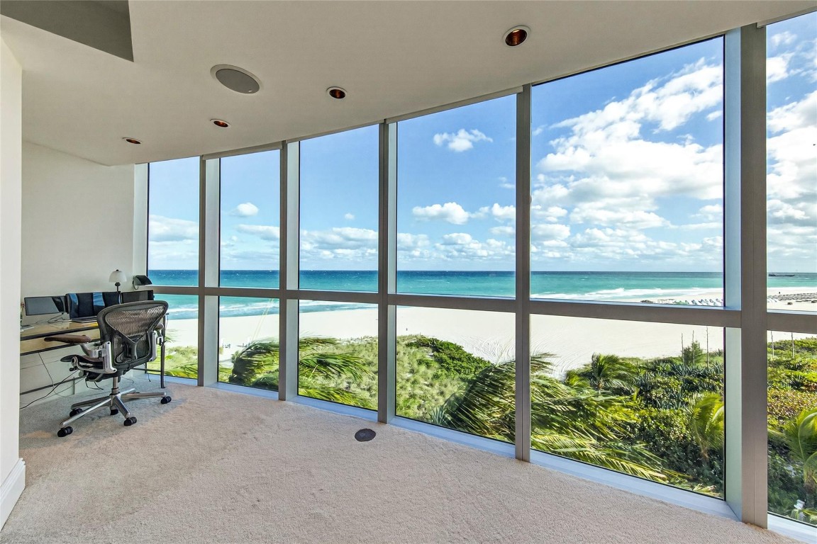 Coconut Grove Residneces - Residential