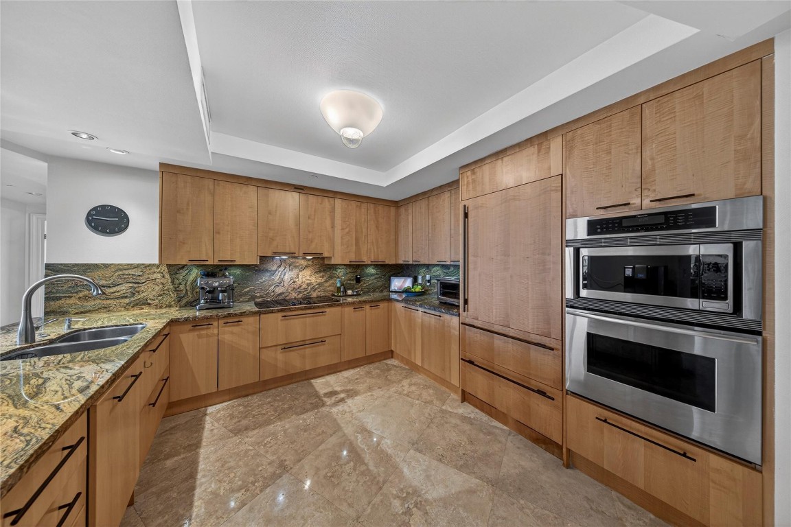 Coconut Grove Residneces - Residential