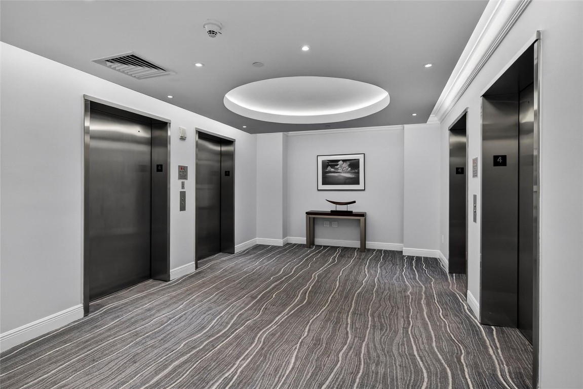 Coconut Grove Residneces - Residential