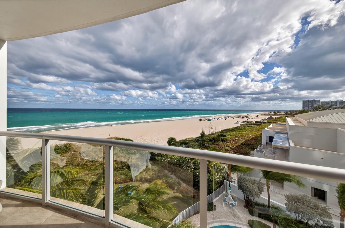 Coconut Grove Residneces - Residential