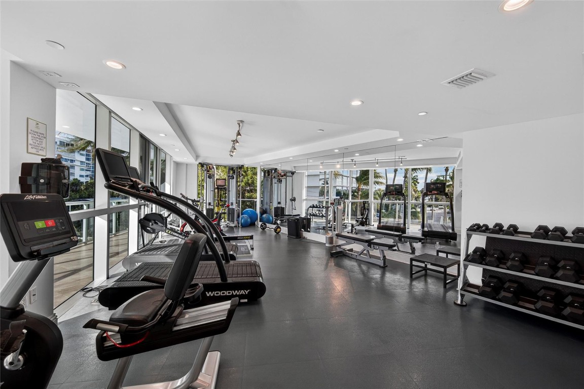 Coconut Grove Residneces - Residential