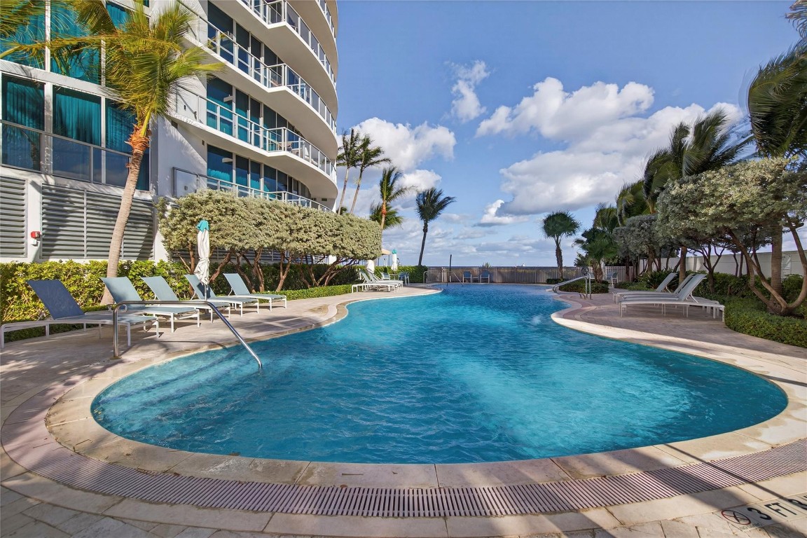 Coconut Grove Residneces - Residential