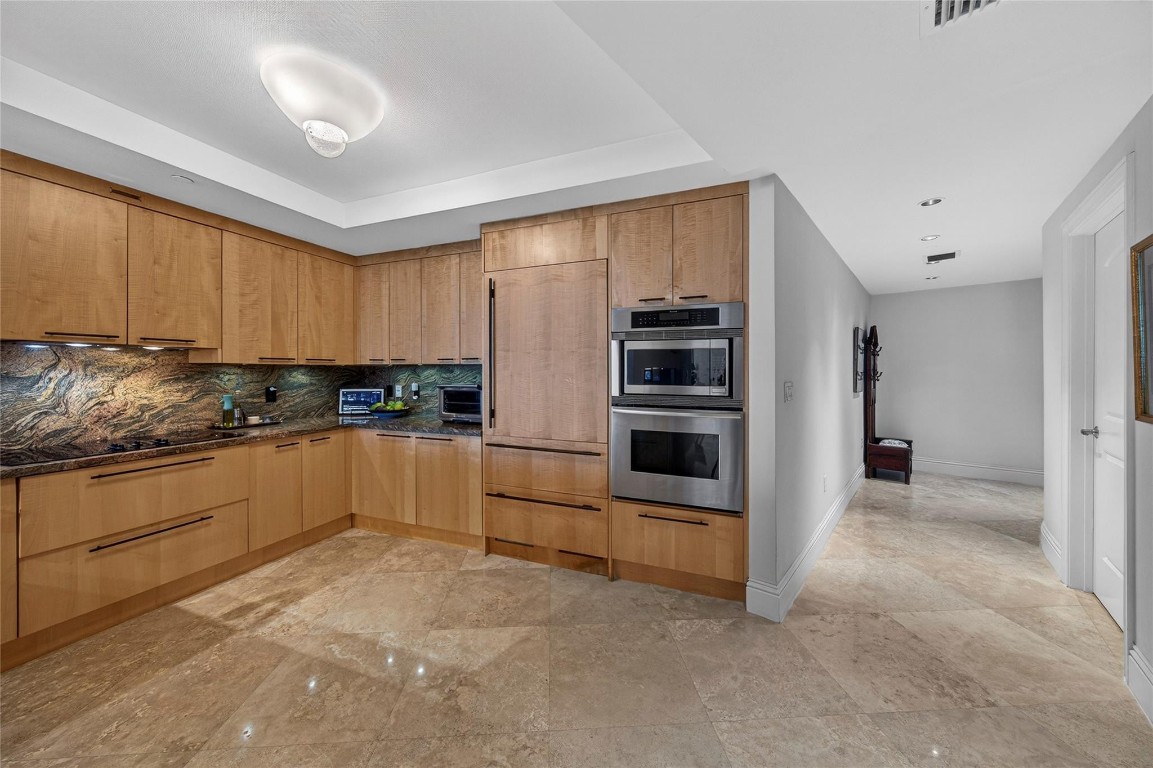 Coconut Grove Residneces - Residential