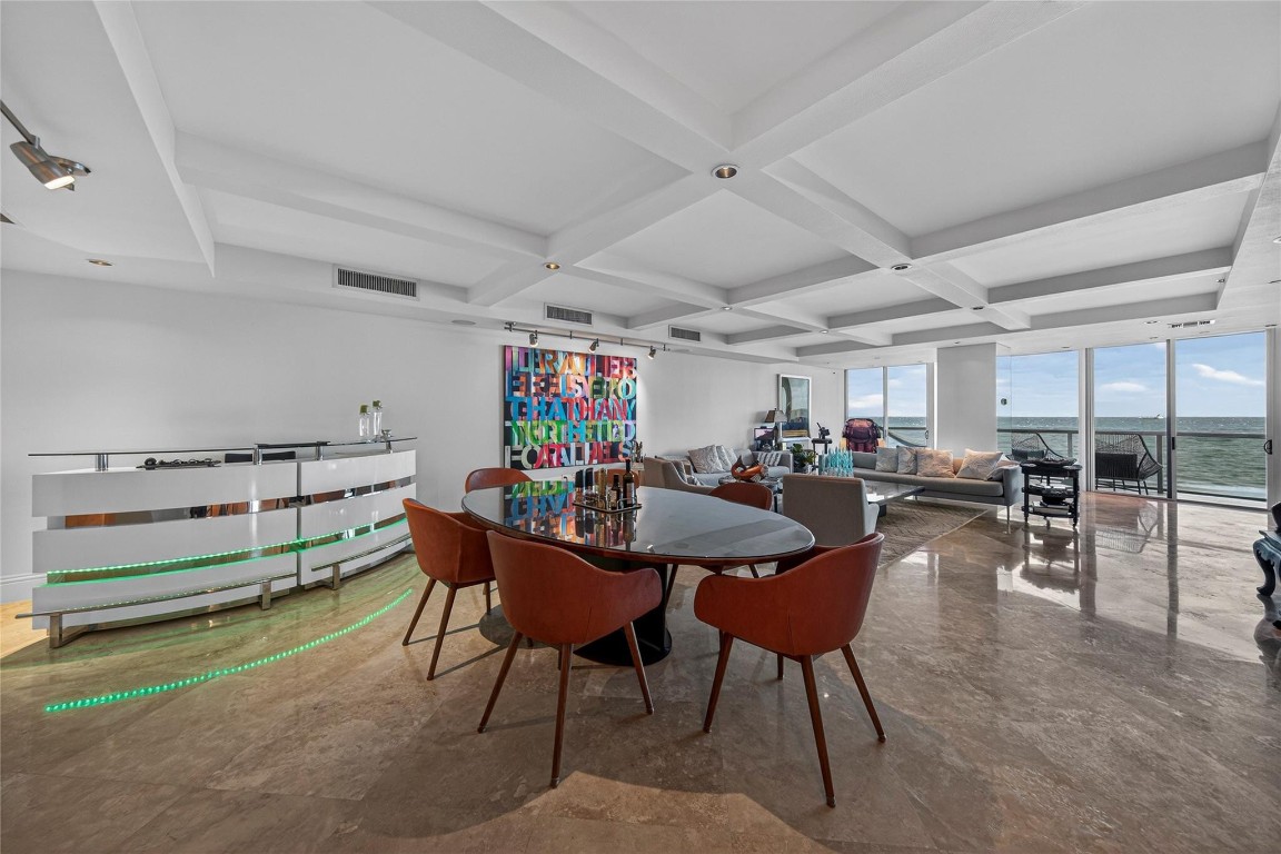 Coconut Grove Residneces - Residential