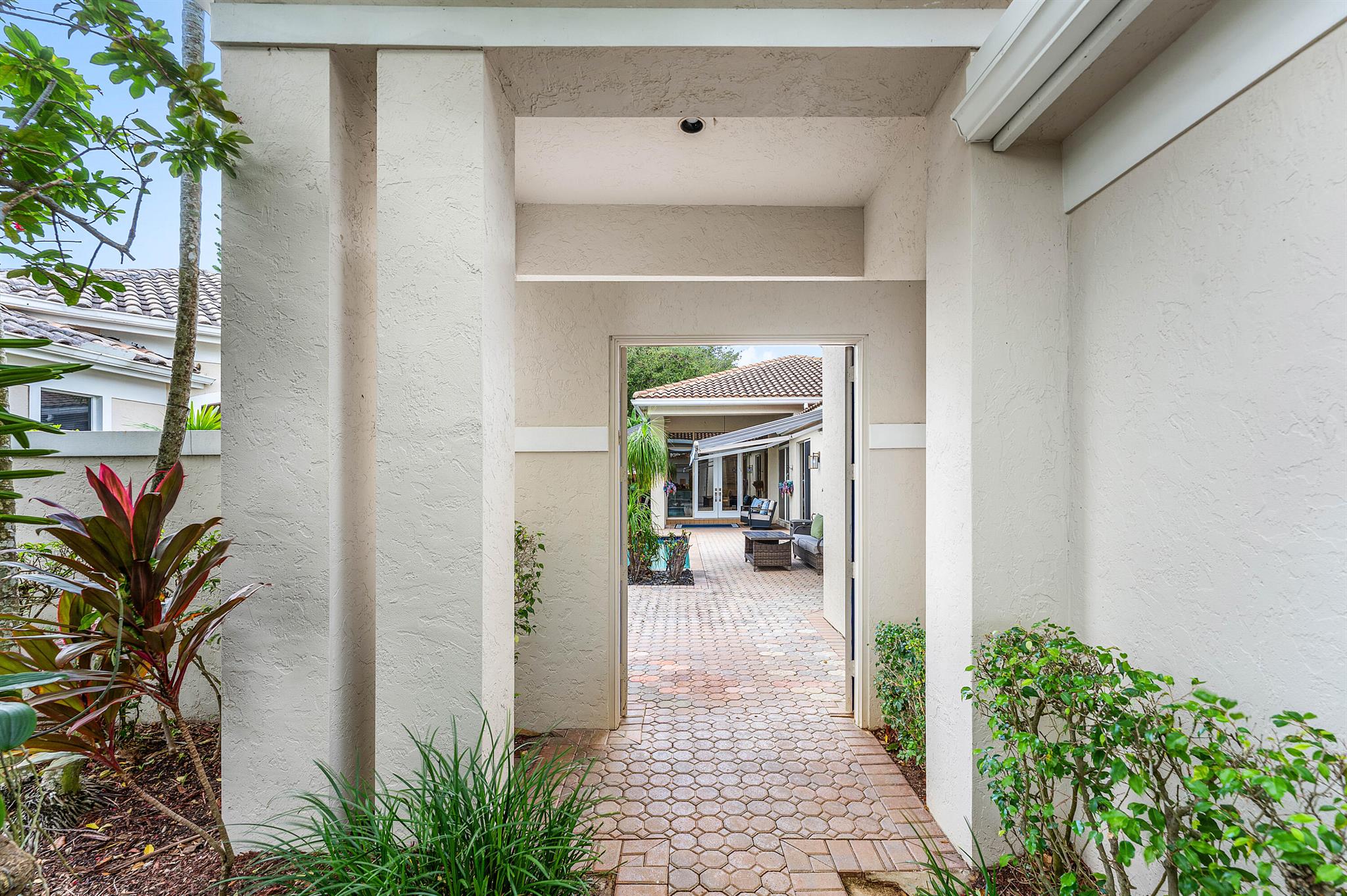 BANYANS - Residential Lease