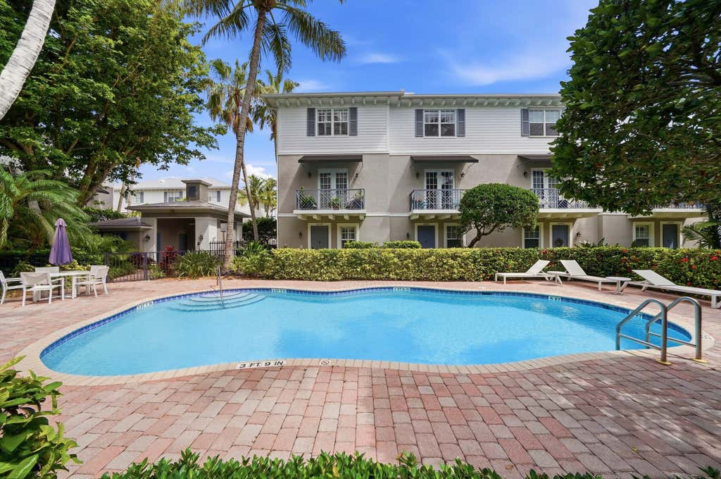 Photo of 2265 NE 9th Avenue, Wilton Manors, FL 33305 (MLS # B26035808)