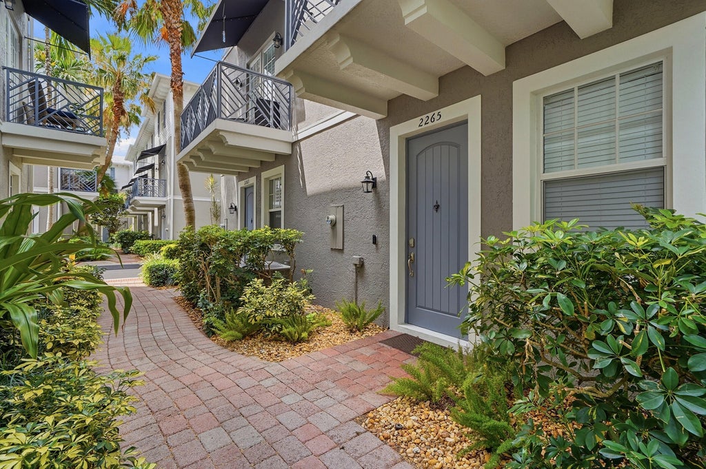 Photo of 2265 NE 9th Avenue, Wilton Manors, FL 33305 (MLS # B26035808)