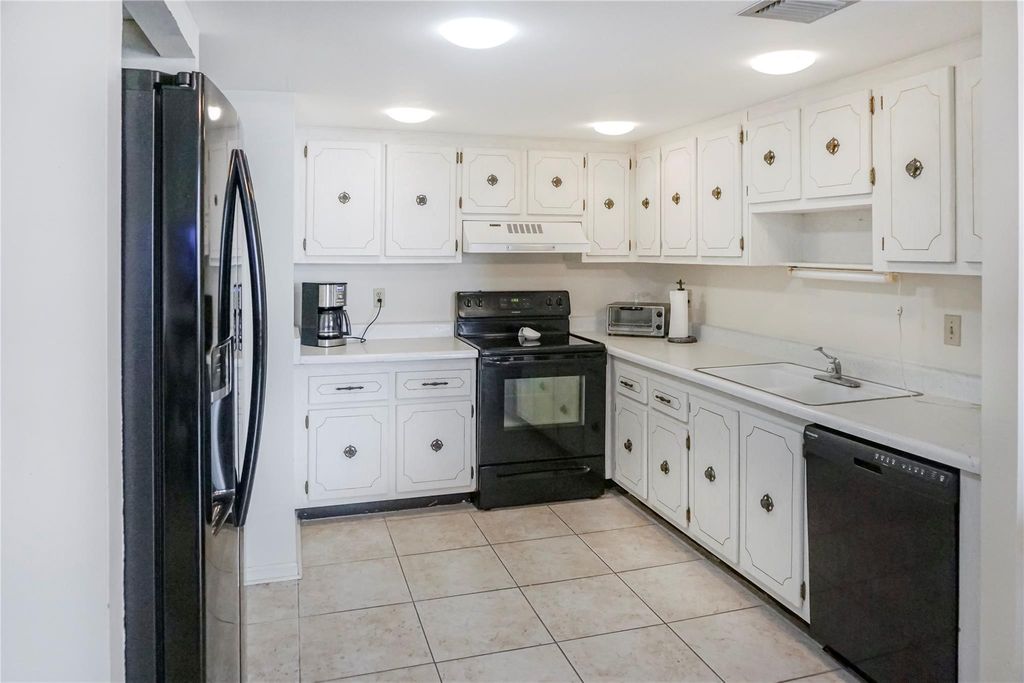 Photo of 2800 N Ocean Dr #B-17D, West Palm Beach, FL 33404 (MLS # F10505762)