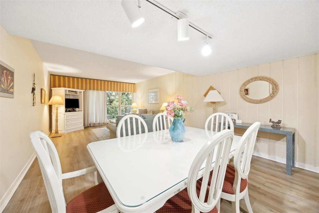 Beach Wood Villas - Residential