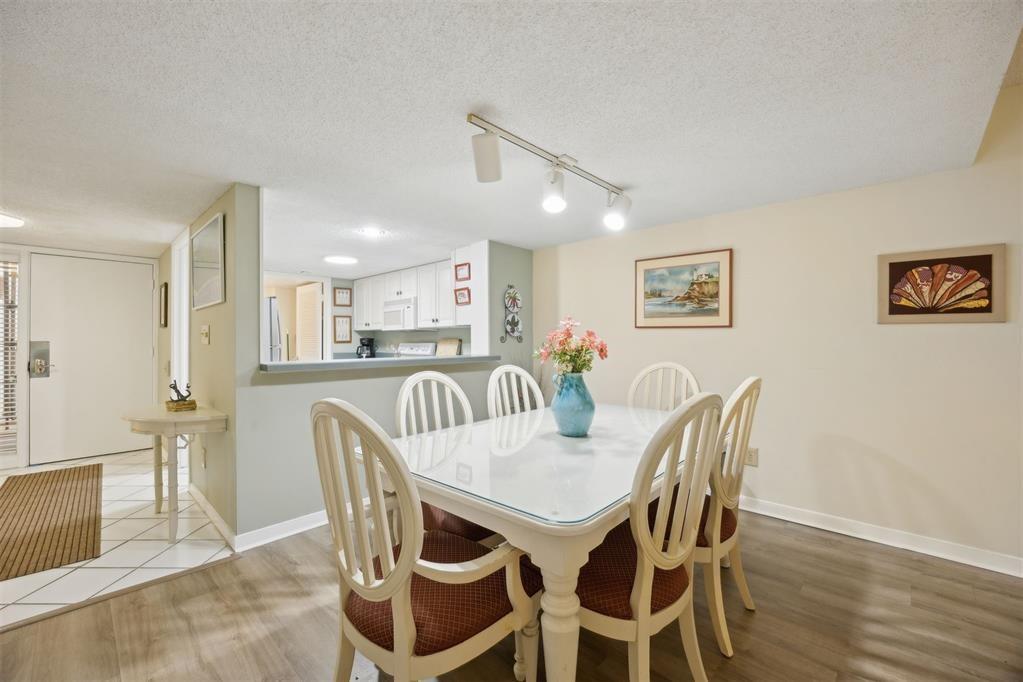 Beach Wood Villas - Residential