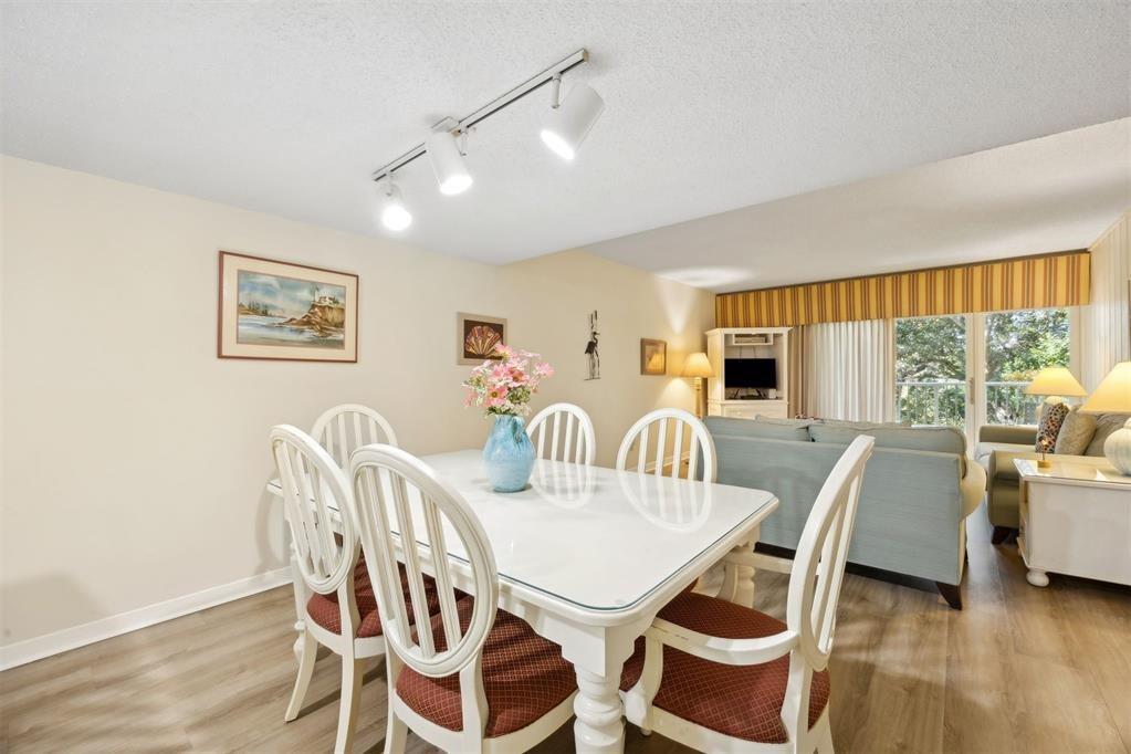 Beach Wood Villas - Residential