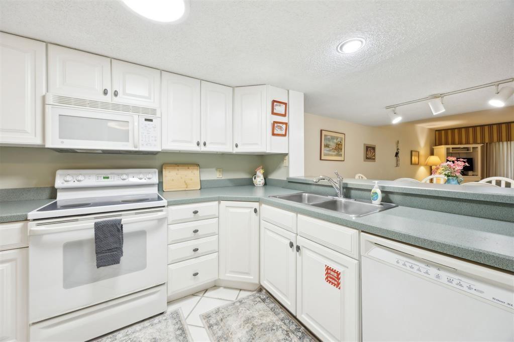 Beach Wood Villas - Residential