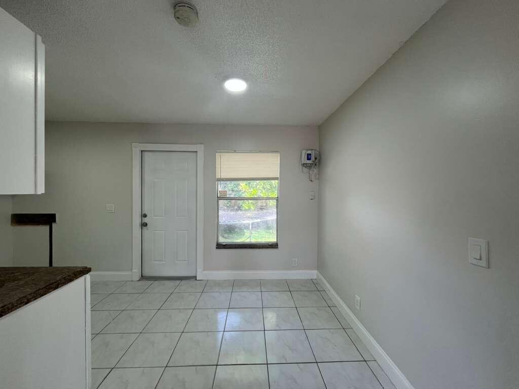 NORTH LAUDERDALE VILLAGE - Residential Lease