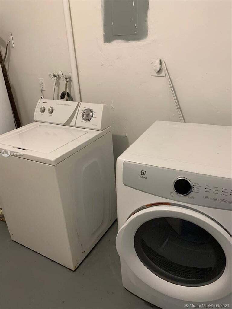 NORTH LAUDERDALE VILLAGE - Residential Lease