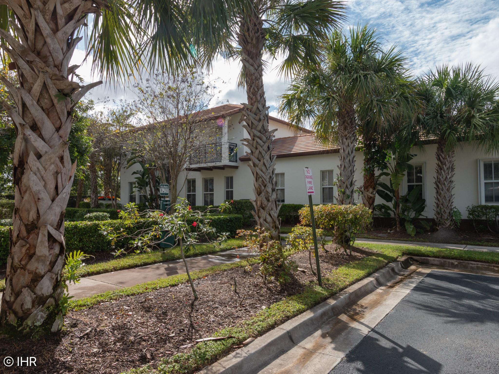 Paloma Lakes - Residential