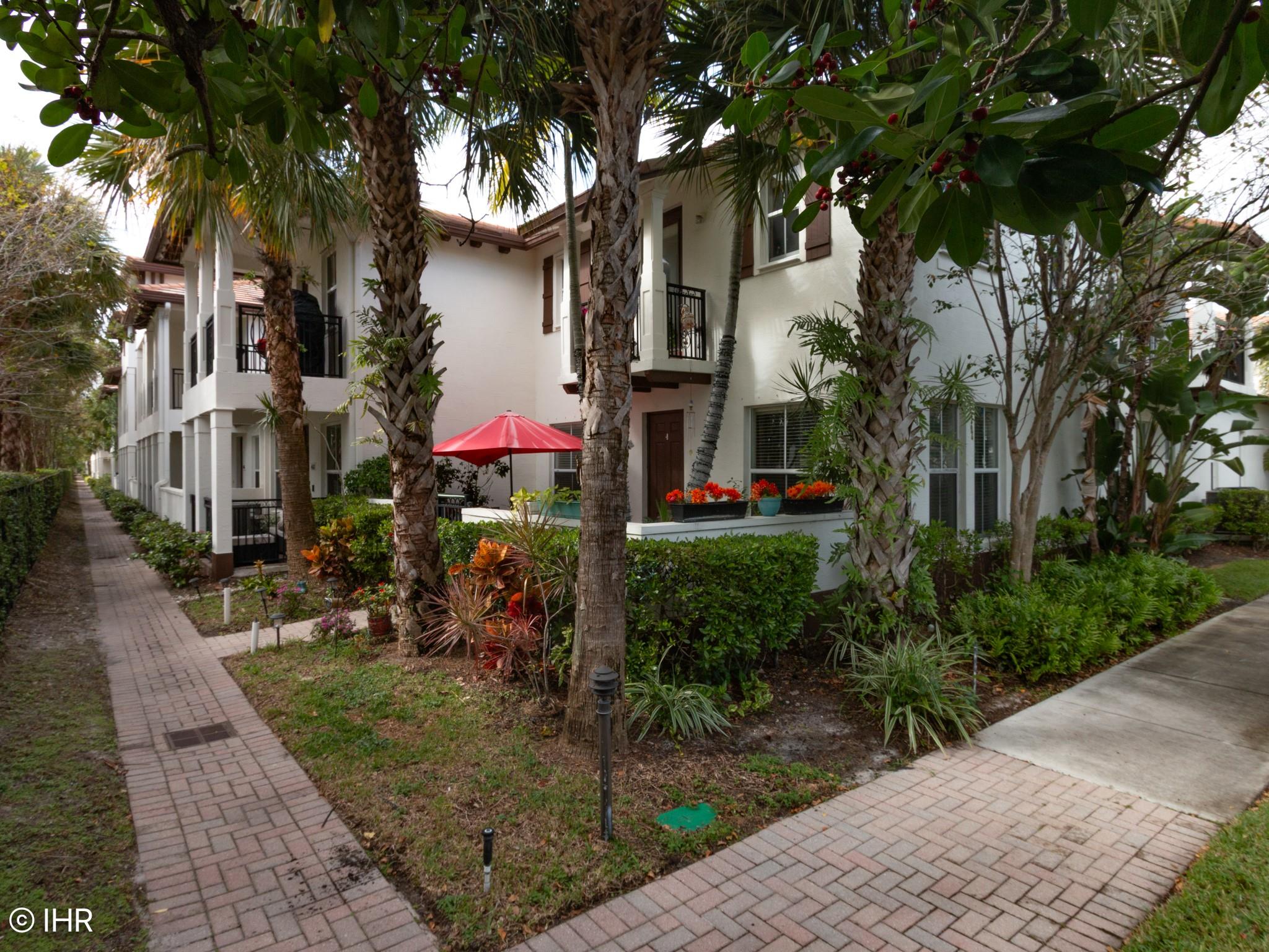 Paloma Lakes - Residential