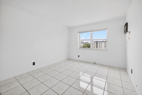 Tiny photo for 720 Orton Avenue #704, Fort Lauderdale, FL 33304 (MLS # B26036925)