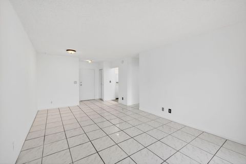 Tiny photo for 720 Orton Avenue #704, Fort Lauderdale, FL 33304 (MLS # B26036925)