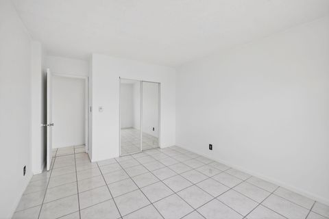 Tiny photo for 720 Orton Avenue #704, Fort Lauderdale, FL 33304 (MLS # B26036925)