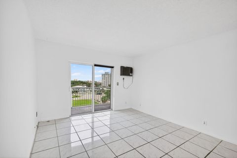 Tiny photo for 720 Orton Avenue #704, Fort Lauderdale, FL 33304 (MLS # B26036925)