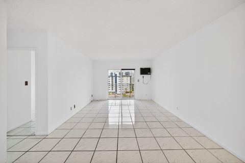 Tiny photo for 720 Orton Avenue #704, Fort Lauderdale, FL 33304 (MLS # B26036925)