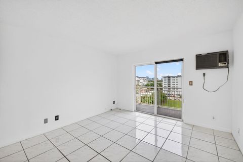 Tiny photo for 720 Orton Avenue #704, Fort Lauderdale, FL 33304 (MLS # B26036925)