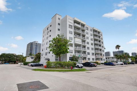 Tiny photo for 720 Orton Avenue #704, Fort Lauderdale, FL 33304 (MLS # B26036925)