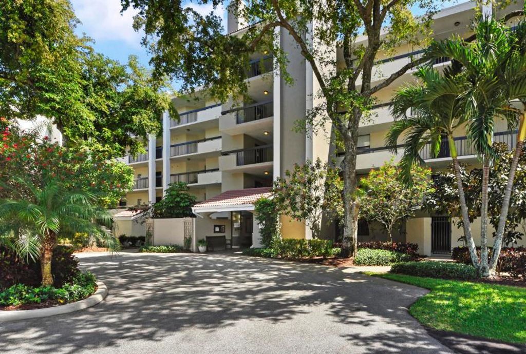 Photo of 820 Lavers Circle #G404, Delray Beach, FL 33444 (MLS # R10970689)