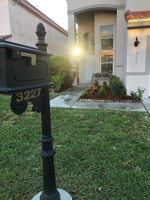 3227 W Buena Vista Dr