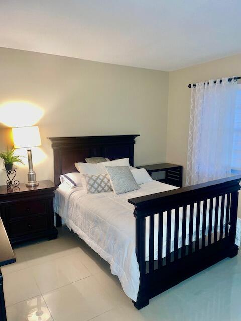 CAMBRIDGE AT CENTURY VILLAGE - Residential Lease