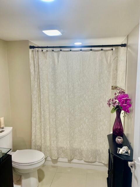 CAMBRIDGE AT CENTURY VILLAGE - Residential Lease