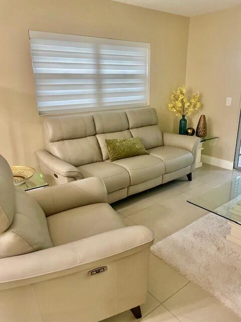 CAMBRIDGE AT CENTURY VILLAGE - Residential Lease