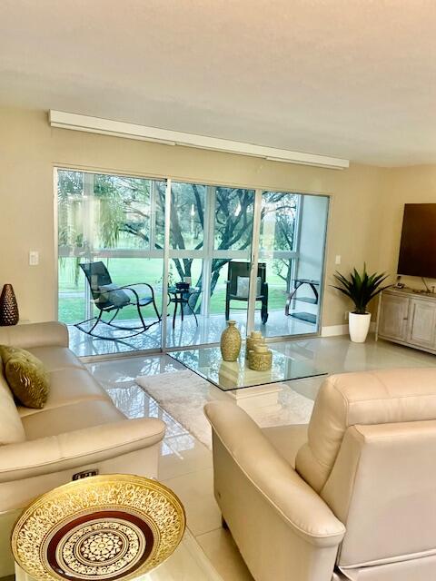 CAMBRIDGE AT CENTURY VILLAGE - Residential Lease