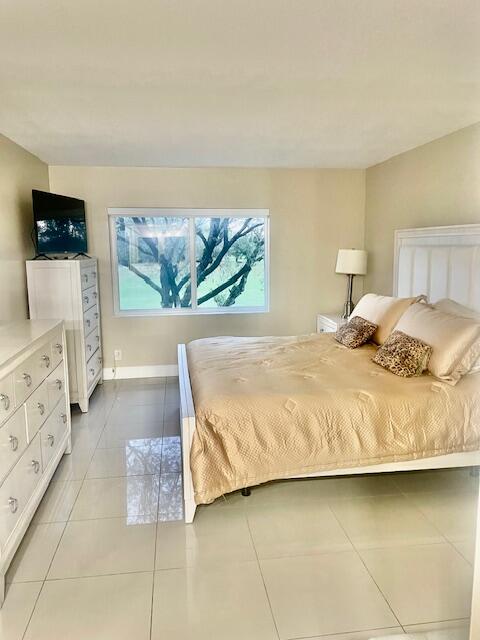 CAMBRIDGE AT CENTURY VILLAGE - Residential Lease