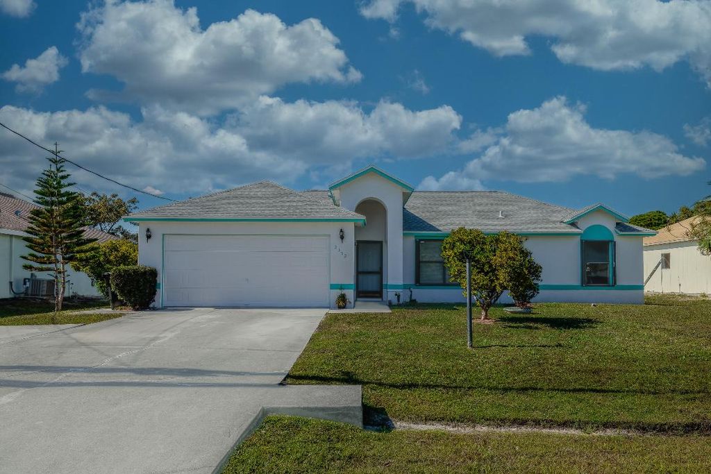 Photo of 2352 SE West Blackwell Drive, Port Saint Lucie, FL 34952 (MLS # R11141860)