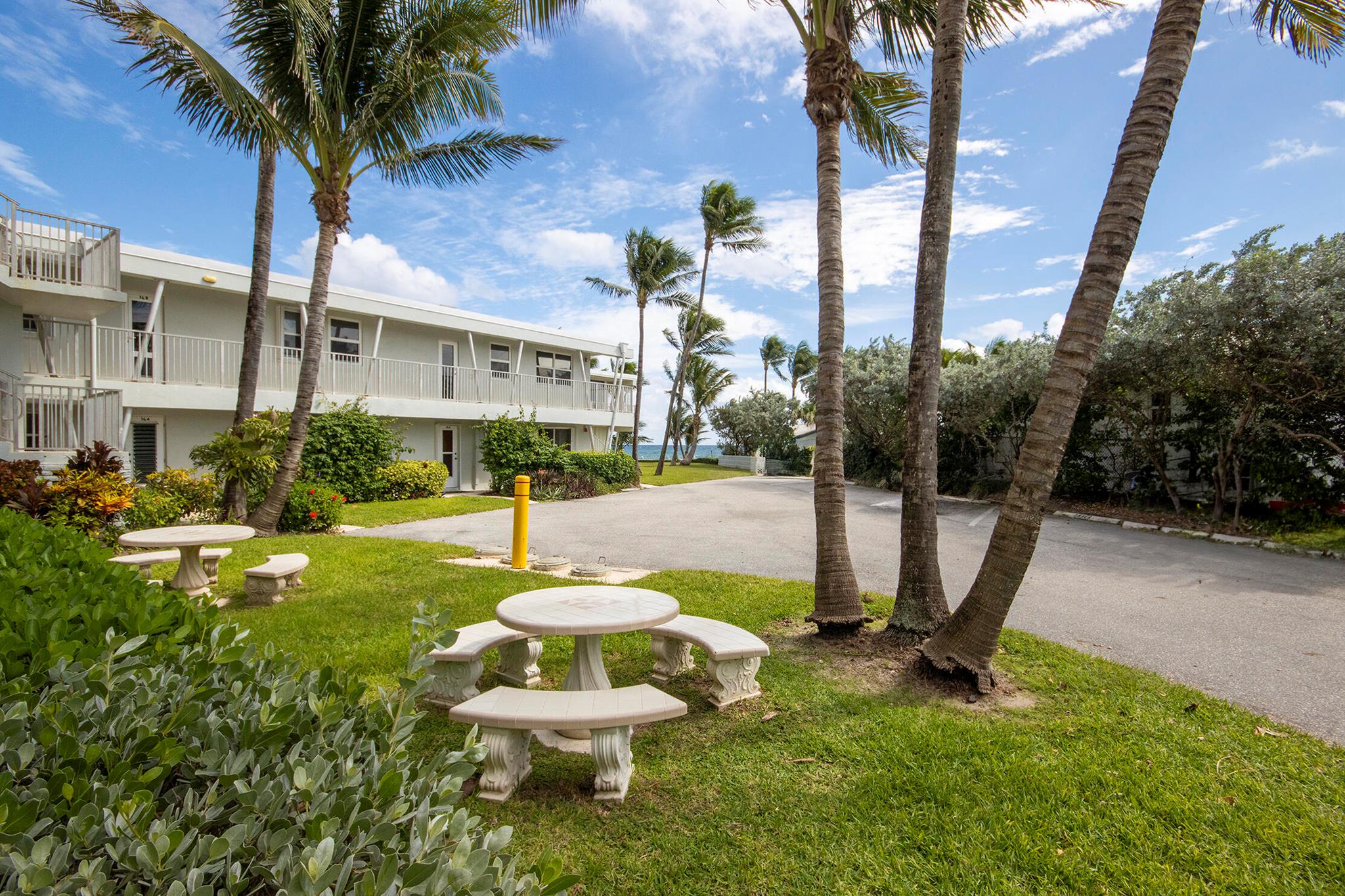 SEA CLUB OF HILLSBORO BEA - Residential